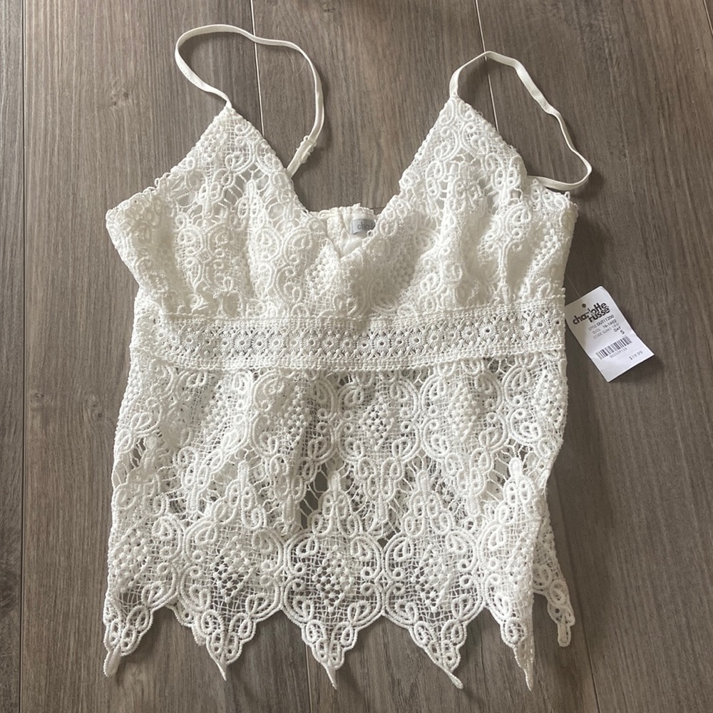 Lace crop top v neck